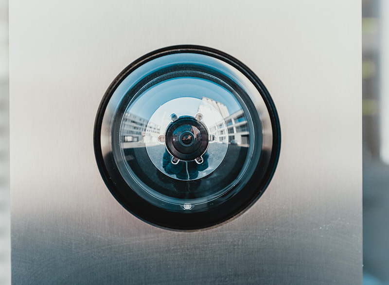 Installation af alarm og overvågningssystemer for private og virksomheder